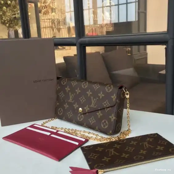 First bag ru Louis Vuitton POCHETTE FELICIE 0323